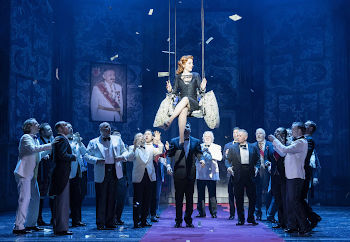 Die Lustige Witwe am Theater Bonn 2023